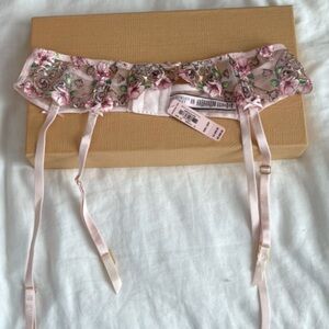 Victoria’s Secret dream angels garter belt